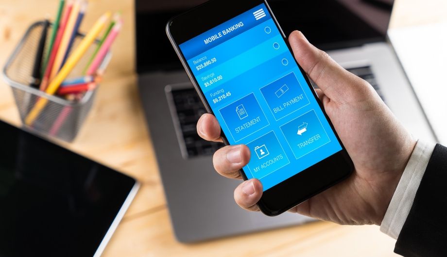 man banking apps phone